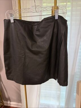 Old Navy Black Faux-Leather Mini Skirt